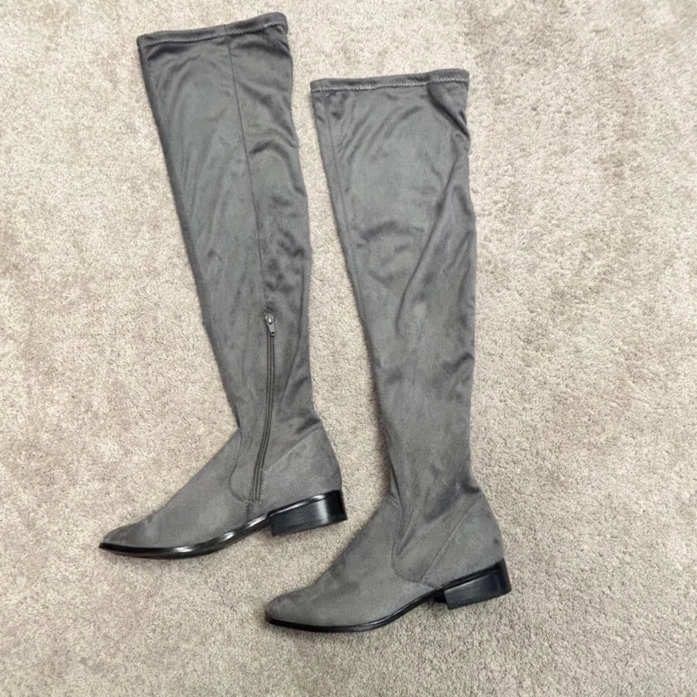Aldo gray faux suede knee high over the knee flat boots Sz 7.5 low heel